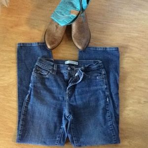 Levi perfectly slimming boot cut 512 jeans size 6